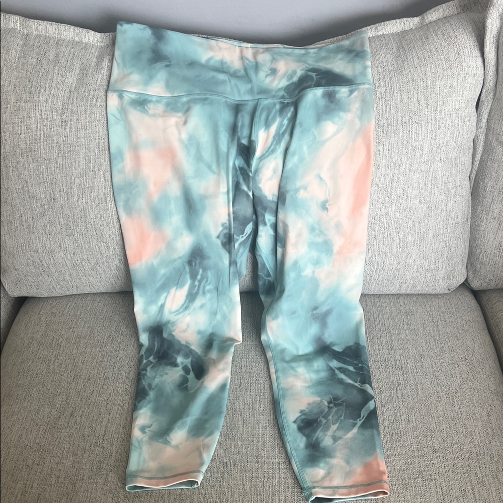 Athleta Women Elation 7/8 Tight Blue and Pink Leggings